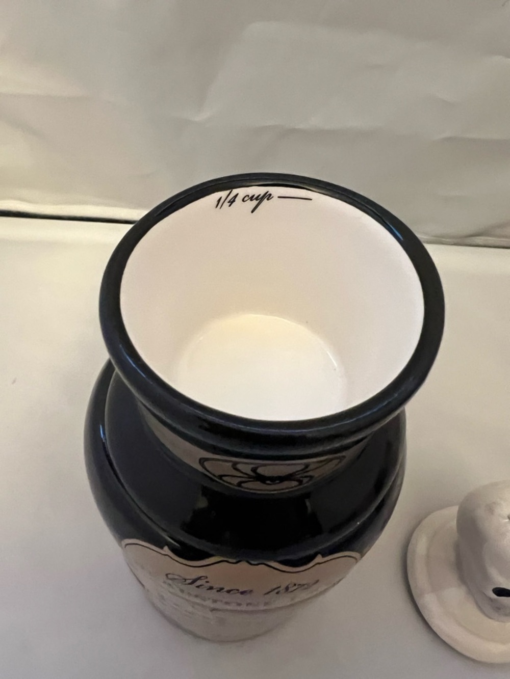 World Market Poison Measuring Cups - Black & Cream - Picture 3 of 11